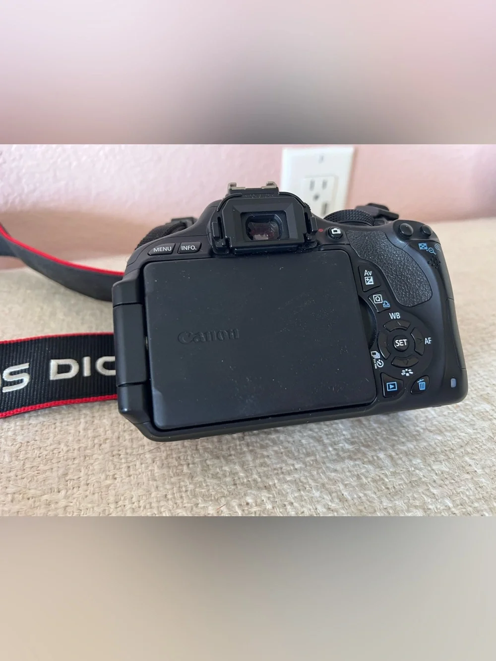 📸 Canon EOS Rebel T3i DSLR (Body Only) – Excellent Condition 📸